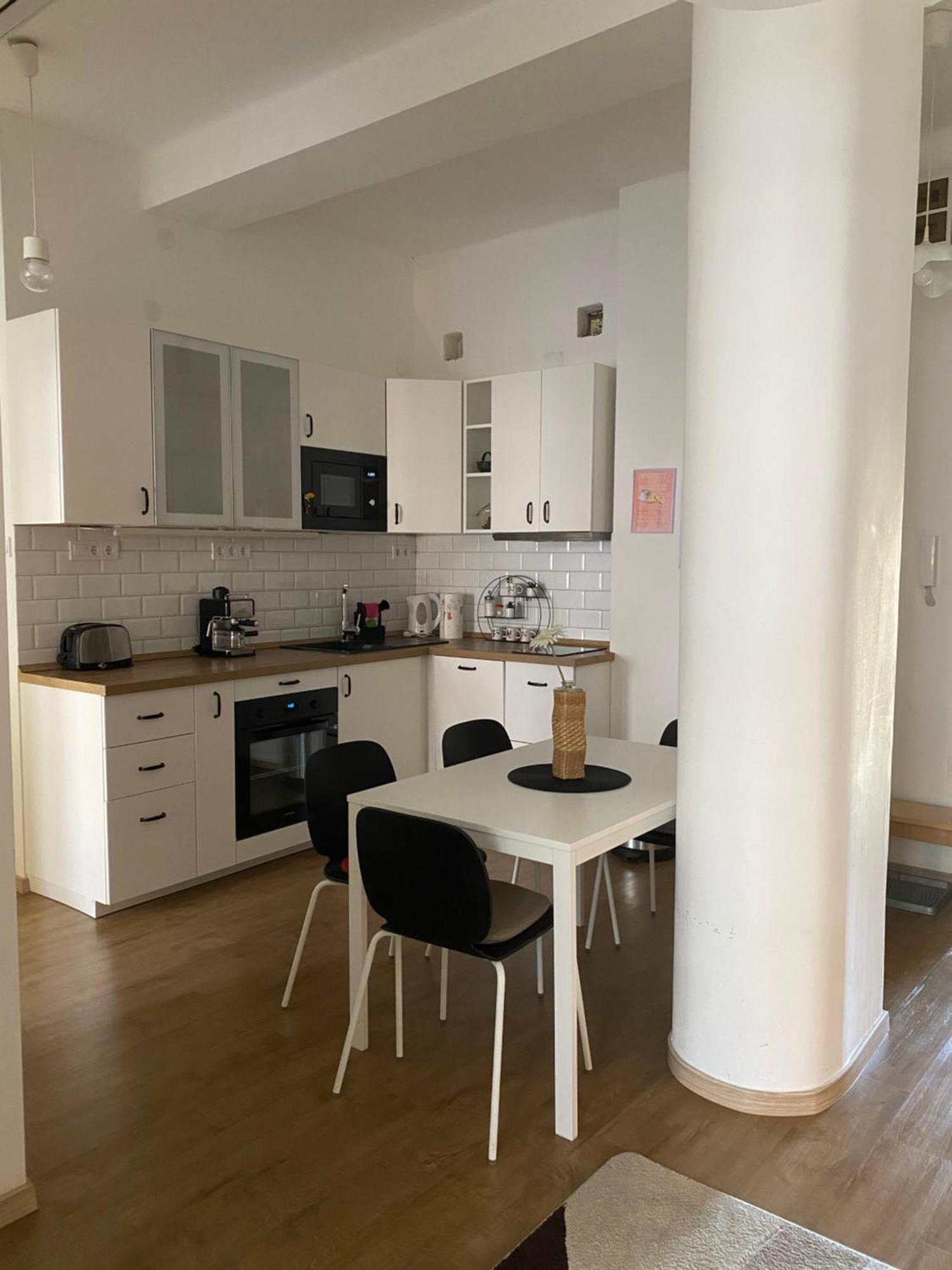 Larix Apartman ブダペスト エクステリア 写真